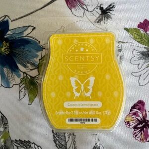 New Scentsy Bar 3.2 fl oz Coconut Lemongrass for use with Scentsy Warmer.